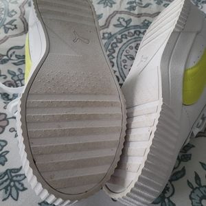 Womens puma Sneakers